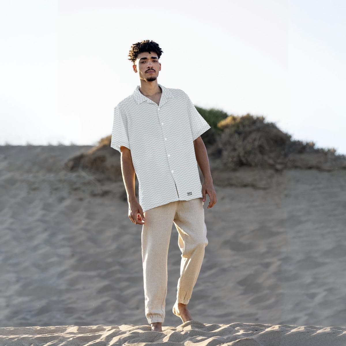 Classic Zigzag Pattern Hawaiian Shirt - Breathable Summer Vacation Button-Down