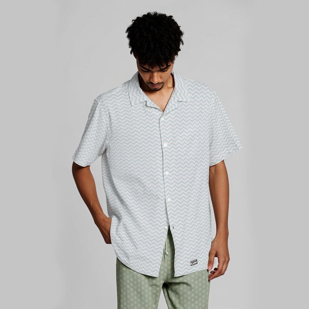 Classic Zigzag Pattern Hawaiian Shirt - Breathable Summer Vacation Button-Down